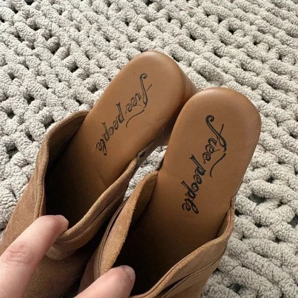 Free People Calabasas Clog Brown Suede Studded Heeled Boho Women’s size 38 NWOT - Picture 5 of 5